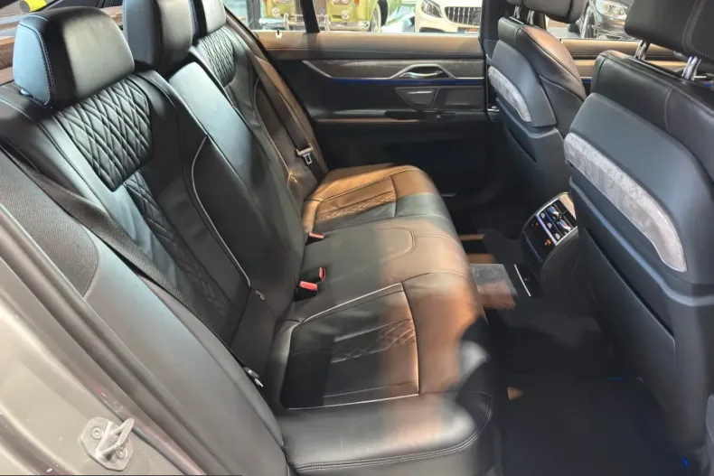 BMW 750 (Seria 7) din 2021 cu 121.724 km - oferta BMW232434 - foto 26