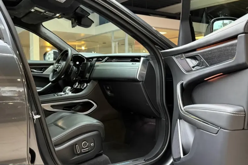 Jaguar F-Pace din 2024 cu 47.401 km - oferta JAG232446 - foto 22
