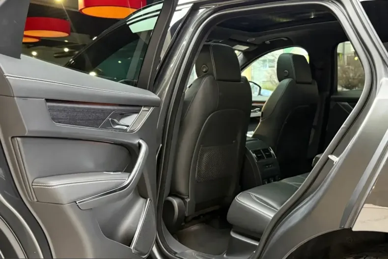 Jaguar F-Pace din 2024 cu 47.401 km - oferta JAG232446 - foto 28