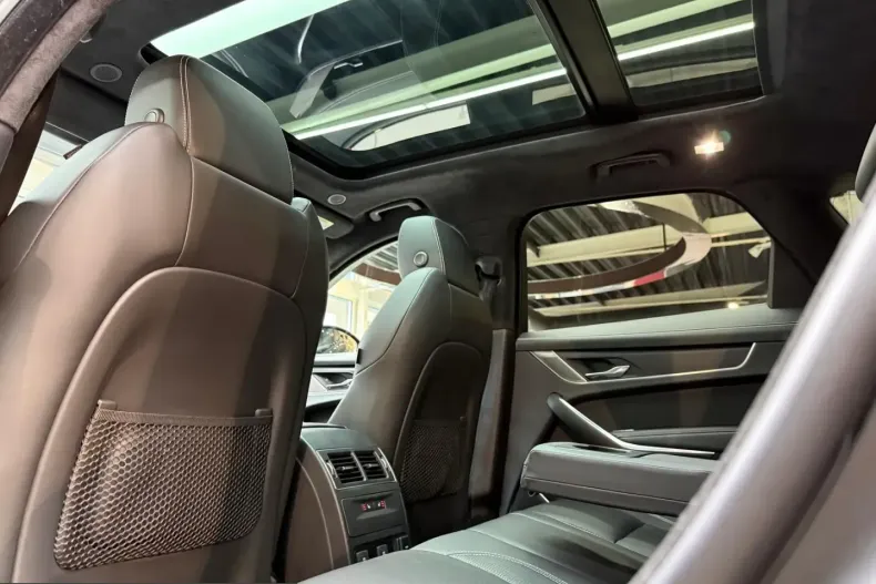 Jaguar F-Pace din 2024 cu 47.401 km - oferta JAG232446 - foto 30