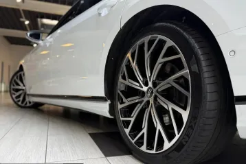 Audi A8 din 2023 - oferta AUD232449