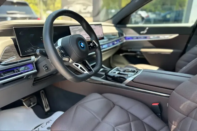 BMW 750 (Seria 7) din 2024 cu 22.400 km - oferta BMW232462 - foto 11