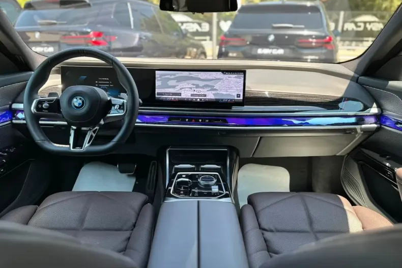 BMW 750 (Seria 7) din 2024 cu 22.400 km - oferta BMW232462 - foto 16