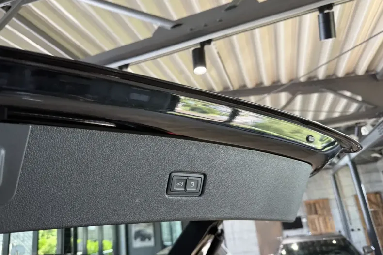 Audi Q8 din 2023 cu 11.628 km - oferta AUD232464 - foto 12