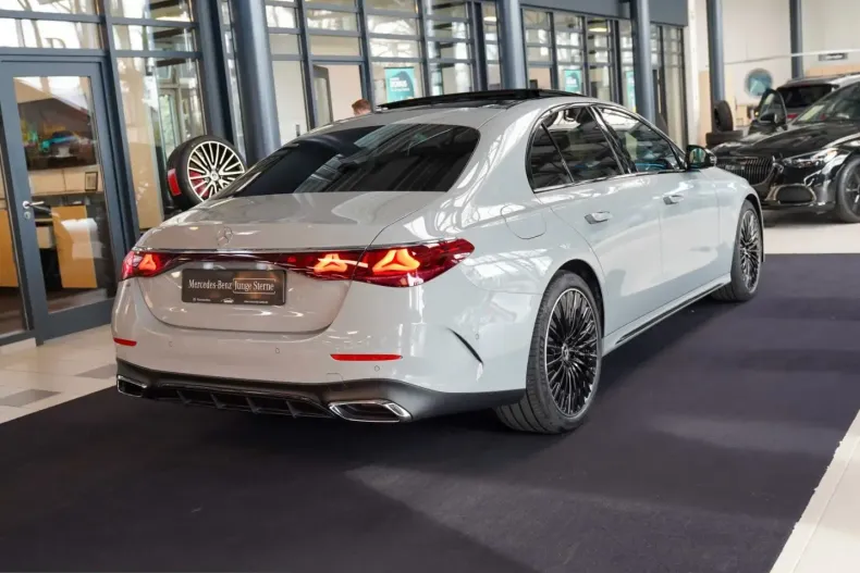 Mercedes-Benz E 450 (Clasa E) din 2025 cu 23.656 km - oferta MER232469 - foto 6