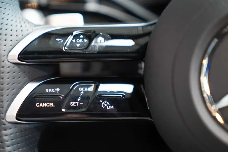 Mercedes-Benz E 450 (Clasa E) din 2025 cu 23.656 km - oferta MER232469 - foto 12