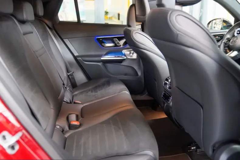 Mercedes-Benz GLC 300 (Clasa GLC) din 2024 cu 8.400 km - oferta MER232470 - foto 8