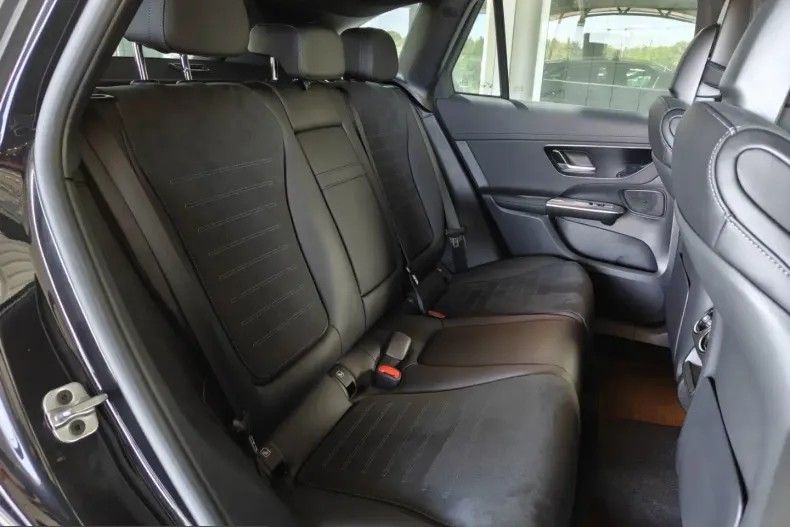 Mercedes-Benz GLC 300 (Clasa GLC) din 2023 cu 32.506 km - oferta MER232471 - foto 13