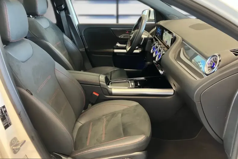 Mercedes-Benz GLA 250 (Clasa GLA) din 2024 cu 7.063 km - oferta MER232477 - foto 12
