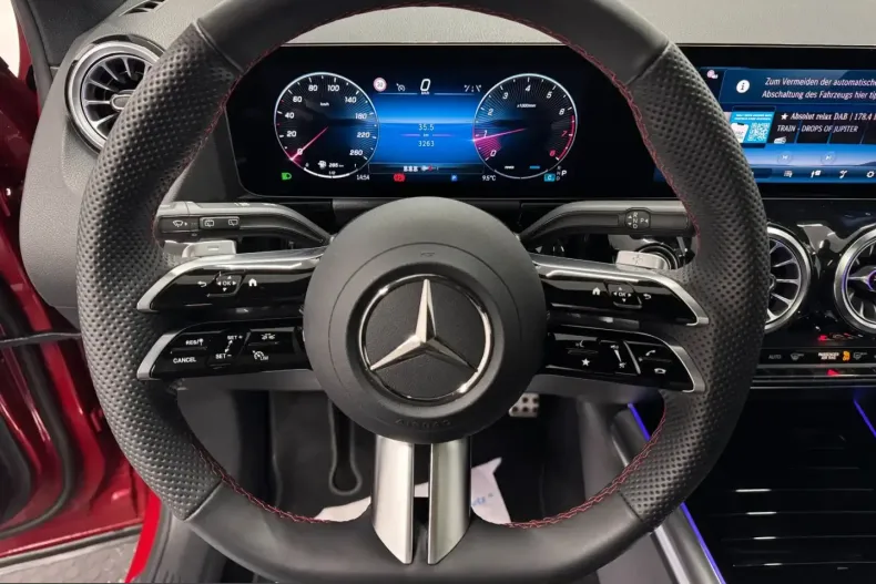 Mercedes-Benz GLA 250 (Clasa GLA) din 2025 cu 3.263 km - oferta MER232480 - foto 14