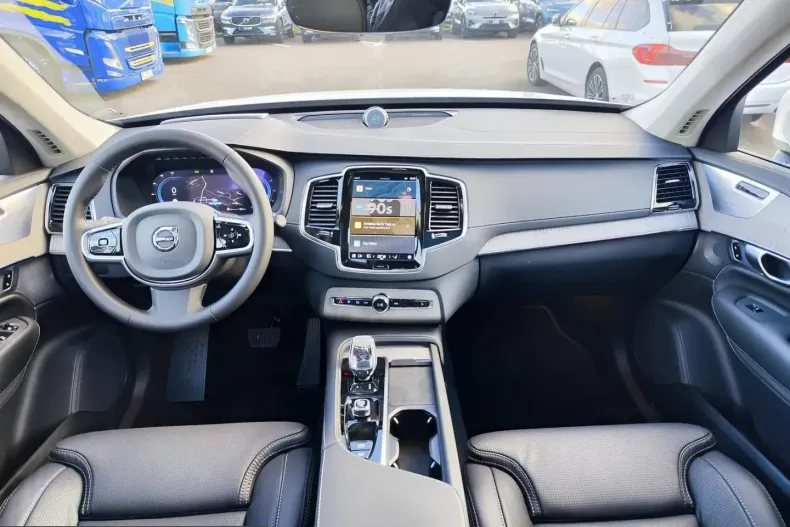 Volvo XC90 din 2024 cu 46.500 km - oferta VOL232490 - foto 3