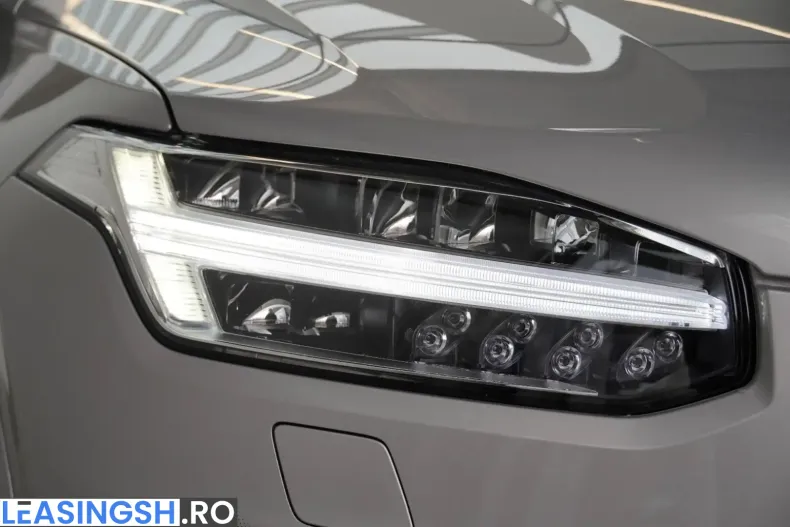 Volvo XC90 din 2025 cu 9.798 km - oferta VOL232493 - foto 3