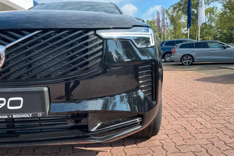 Volvo XC90 din 2025 cu 6.500 km - oferta VOL232495 - foto 3