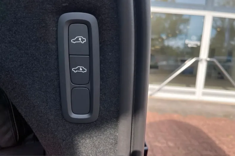 Volvo XC90 din 2025 cu 6.500 km - oferta VOL232495 - foto 10