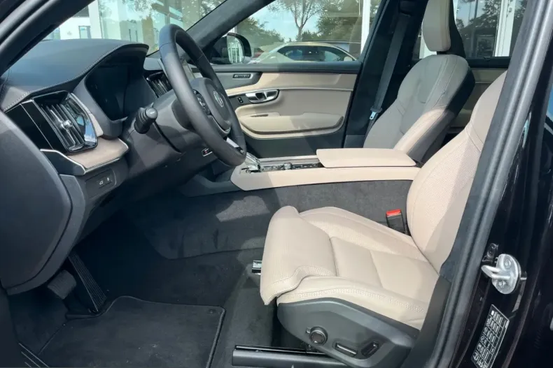 Volvo XC90 din 2025 cu 6.500 km - oferta VOL232495 - foto 24
