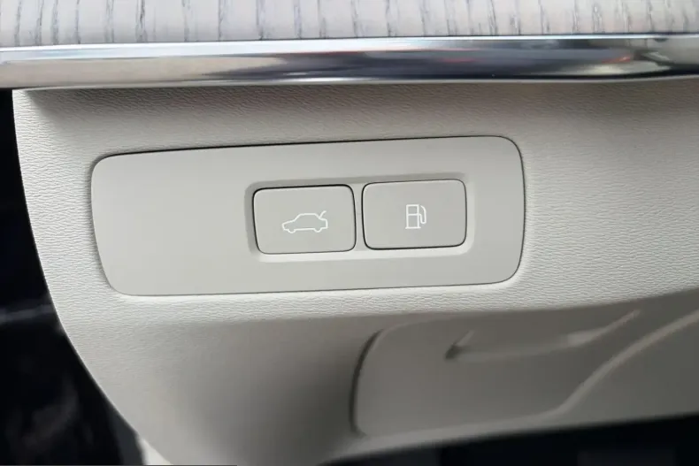 Volvo XC90 din 2023 cu 71.144 km - oferta VOL232496 - foto 11