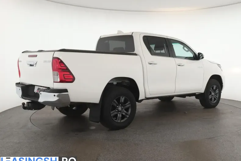 Toyota Hilux din 2024 cu 10.600 km - oferta TOY232503 - foto 3