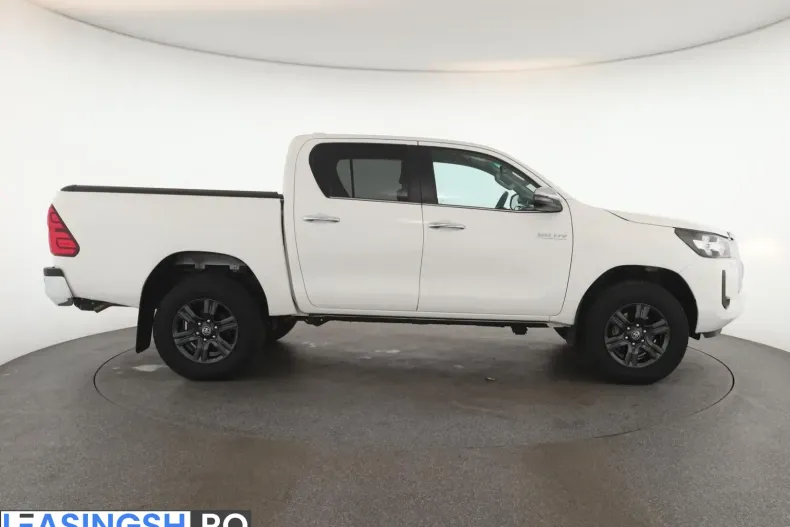 Toyota Hilux din 2024 cu 10.600 km - oferta TOY232503 - foto 4