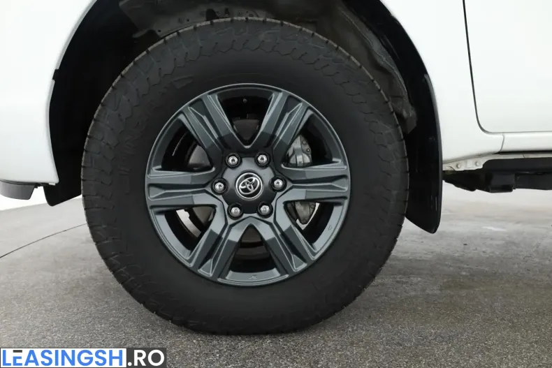 Toyota Hilux din 2024 cu 10.600 km - oferta TOY232503 - foto 6