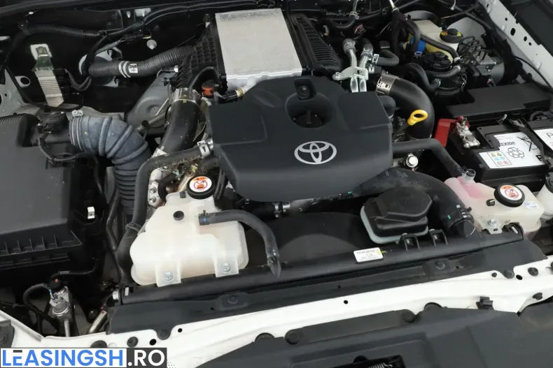 Toyota Hilux din 2024 cu 10.600 km - oferta TOY232503 - foto 7