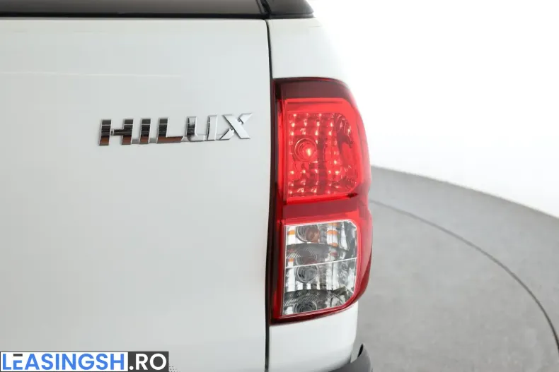 Toyota Hilux din 2024 cu 10.600 km - oferta TOY232503 - foto 9
