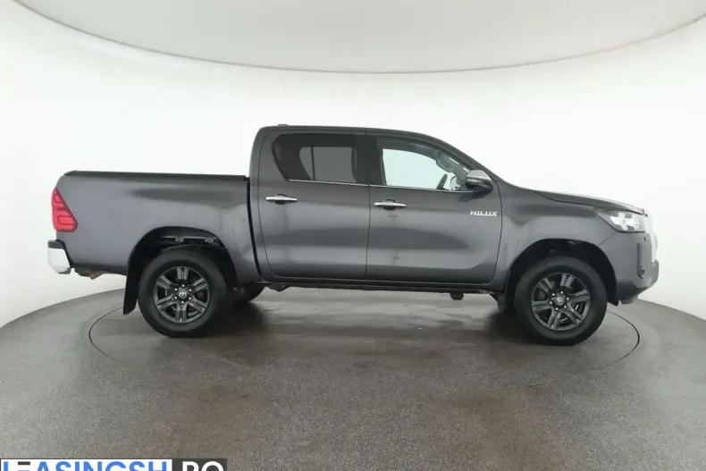 Toyota Hilux din 2024 cu 44.200 km - oferta TOY232512 - foto 3