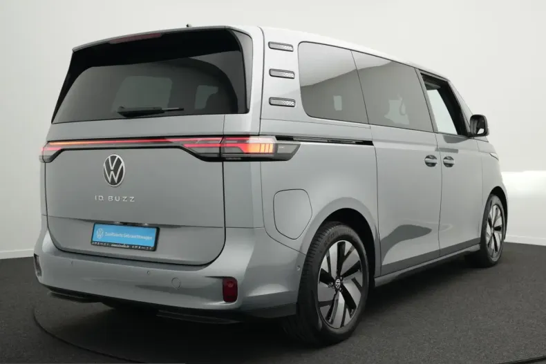 Volkswagen ID. Buzz din 2025 cu 12.000 km - oferta VOL232521 - foto 2