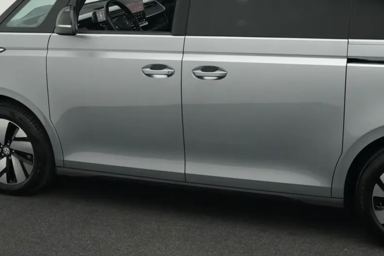 Volkswagen ID. Buzz din 2025 cu 12.000 km - oferta VOL232521 - foto 29