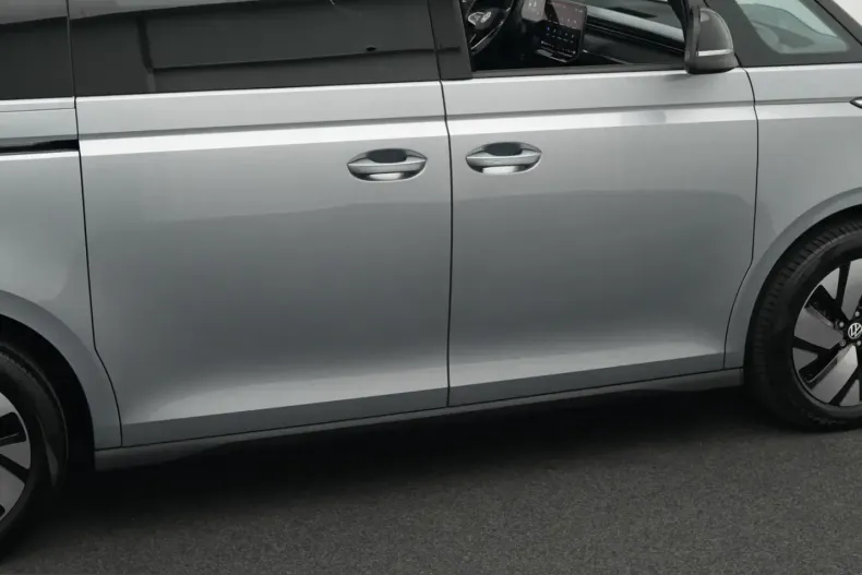 Volkswagen ID. Buzz din 2025 cu 12.000 km - oferta VOL232521 - foto 30