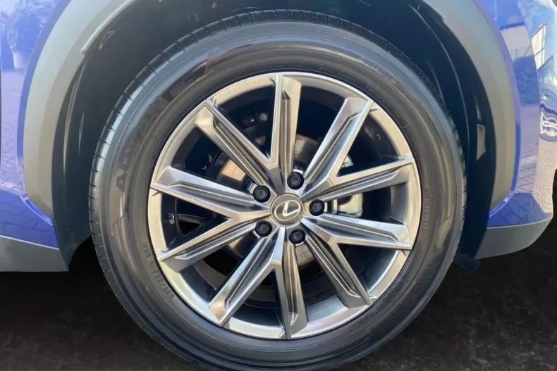 Lexus LBX din 2025 cu 9.903 km - oferta LEX232530 - foto 19