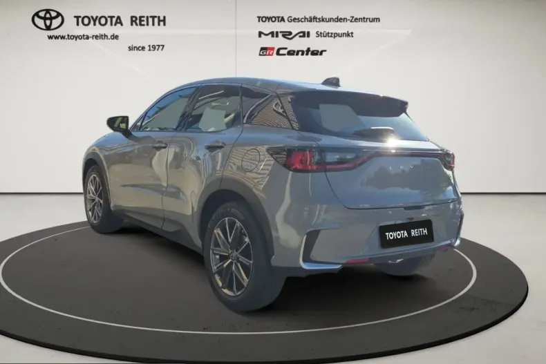Lexus LBX din 2025 cu 2.650 km - oferta LEX232531 - foto 3