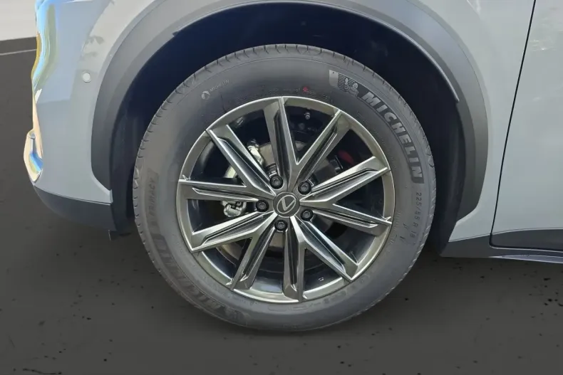Lexus LBX din 2025 cu 2.650 km - oferta LEX232531 - foto 14