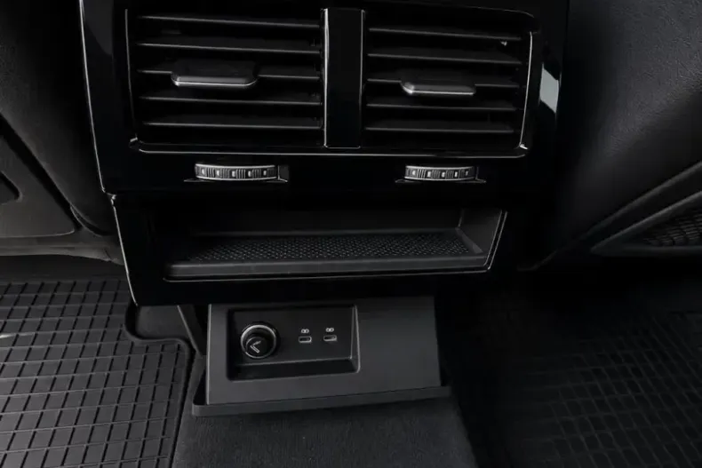 Volkswagen Touareg din 2023 cu 51.000 km - oferta VOL232542 - foto 15