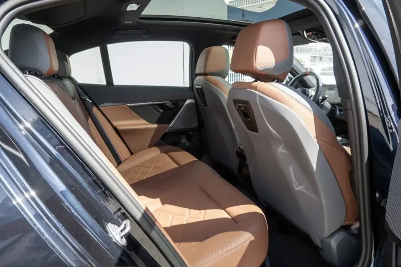 BMW i5 (Seria 5) din 2024 cu 16.554 km - oferta BMW232557 - foto 6