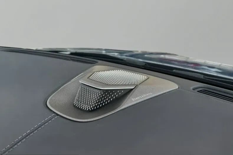Aston Martin V8 Vantage din 2024 cu 10.000 km - oferta AST232559 - foto 36