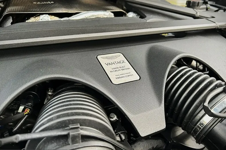 Aston Martin V8 Vantage din 2024 cu 10.000 km - oferta AST232559 - foto 40