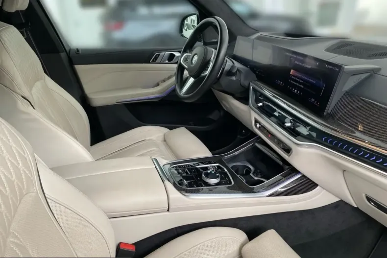 BMW X7 (Seria X) din 2024 cu 45.100 km - oferta BMW232560 - foto 4
