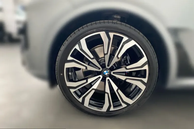 BMW X7 (Seria X) din 2024 cu 45.100 km - oferta BMW232560 - foto 6