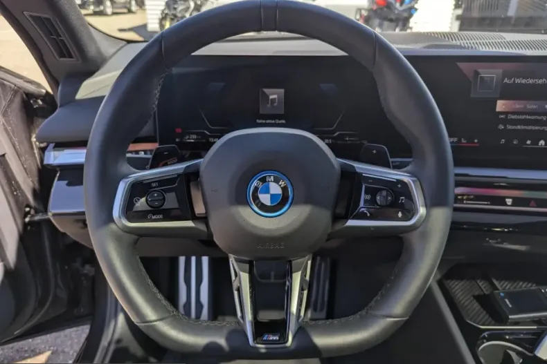 BMW 550 (Seria 5) din 2024 cu 69.987 km - oferta BMW232568 - foto 11