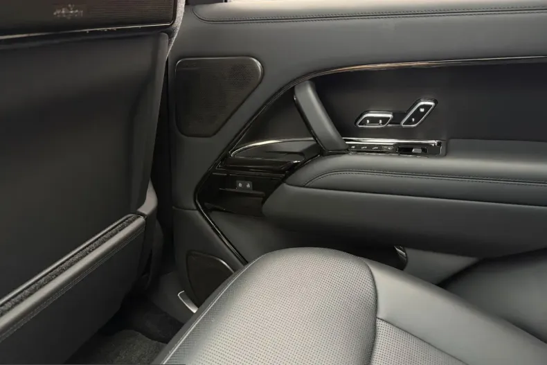 Land Rover Range Rover din 2024 cu 47.500 km - oferta LAN232570 - foto 10