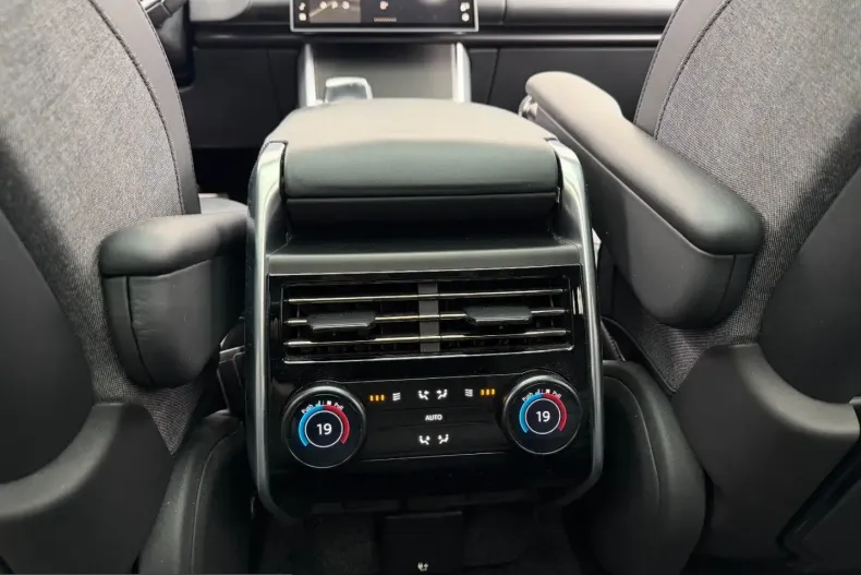 Land Rover Range Rover din 2024 cu 47.500 km - oferta LAN232570 - foto 11