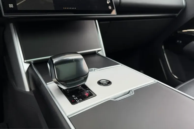 Land Rover Range Rover din 2024 cu 47.500 km - oferta LAN232570 - foto 18