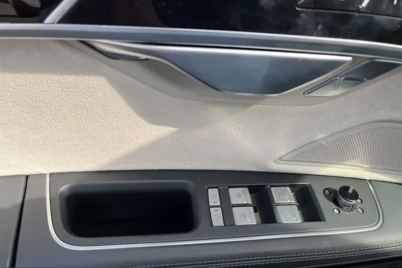 Audi A8 din 2024 cu 14.891 km - oferta AUD232591 - foto 13