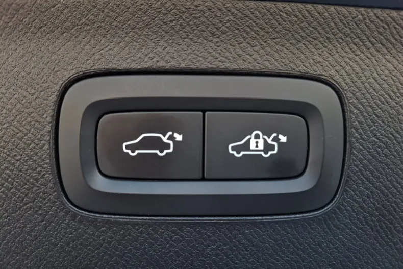 Volvo XC90 din 2021 cu 82.063 km - oferta VOL232611 - foto 26