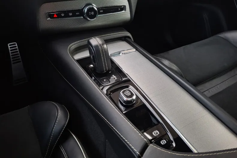 Volvo XC90 din 2021 cu 82.063 km - oferta VOL232611 - foto 32
