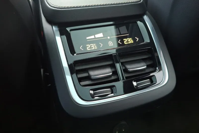 Volvo XC90 din 2021 cu 82.063 km - oferta VOL232611 - foto 33
