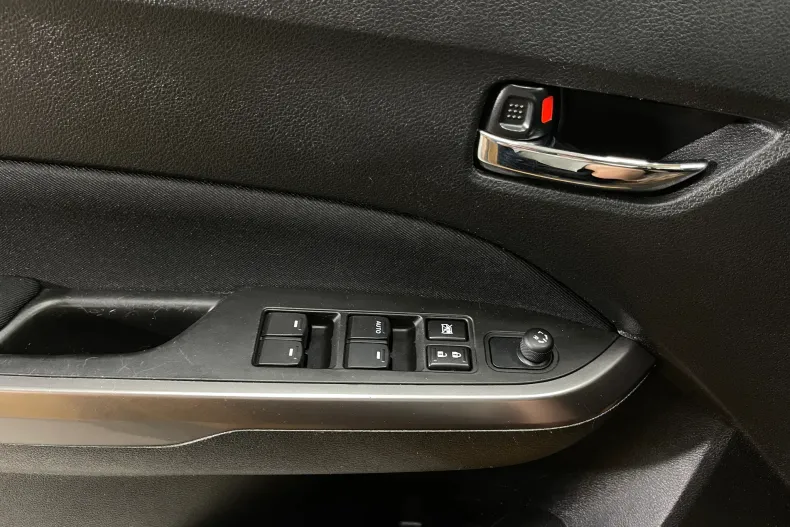 Suzuki Vitara din 2021 cu 95.680 km - oferta SUZ232635 - foto 17