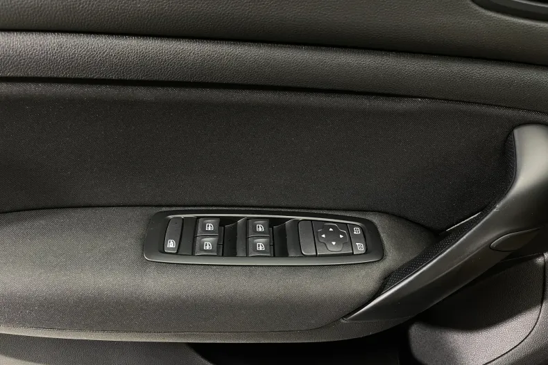 Renault Megane din 2022 cu 90.813 km - oferta REN232641 - foto 17
