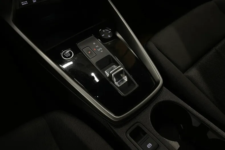 Audi A3 din 2022 cu 175.398 km - oferta AUD232642 - foto 19