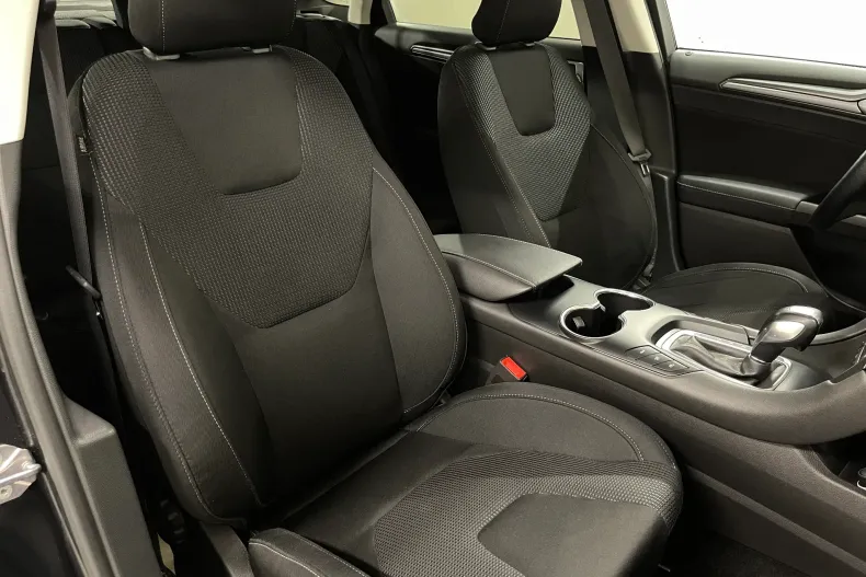 Ford Mondeo din 2022 cu 82.056 km - oferta FOR232645 - foto 9
